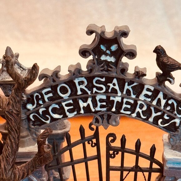 LEMAX 2004 Spooky Town Forsaken Cemetery Gate Black Fence Halloween 43421 w/ Box - Picture 2 of 4